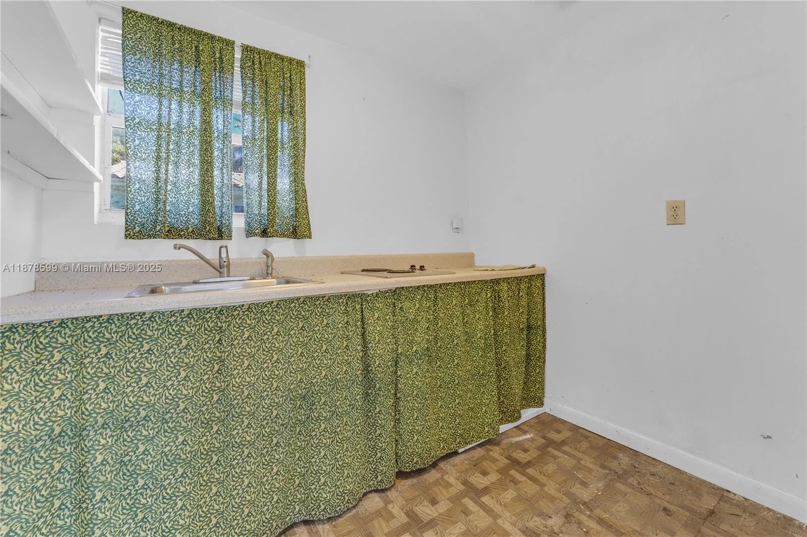 1146 Polk St