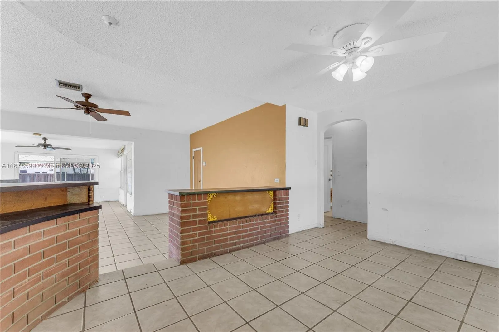 1146 Polk St