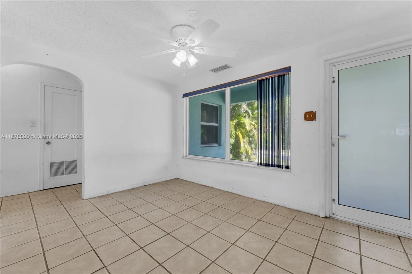 1146 Polk St