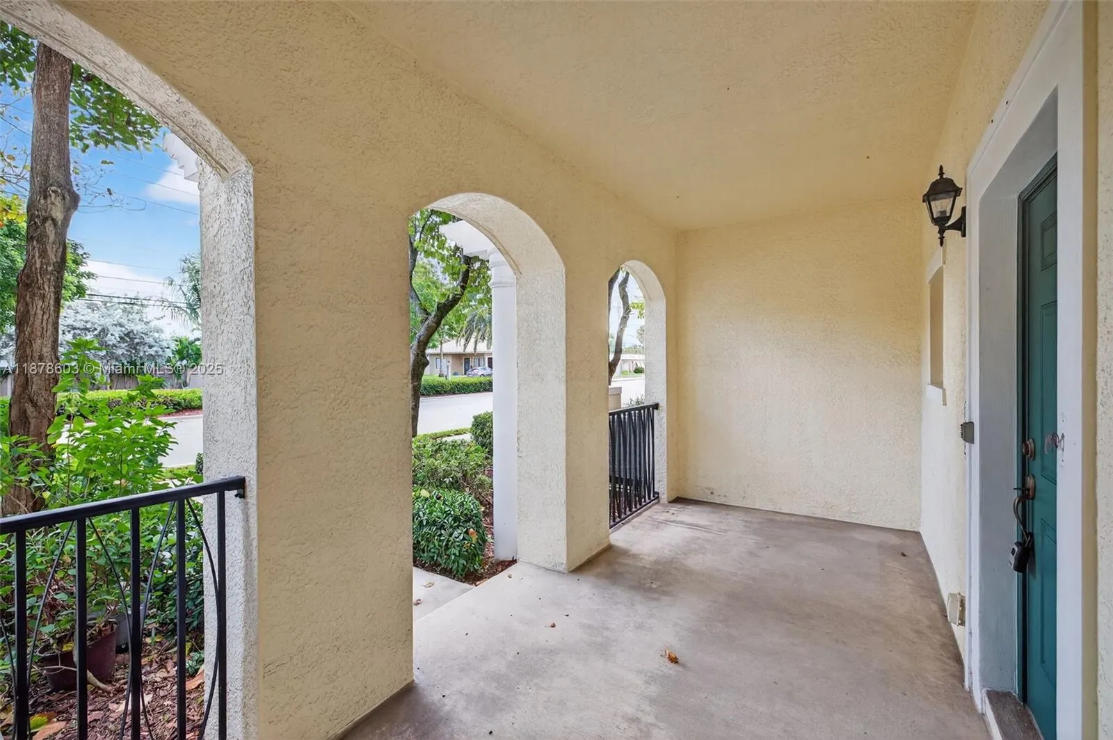 704 SW 1st Ave