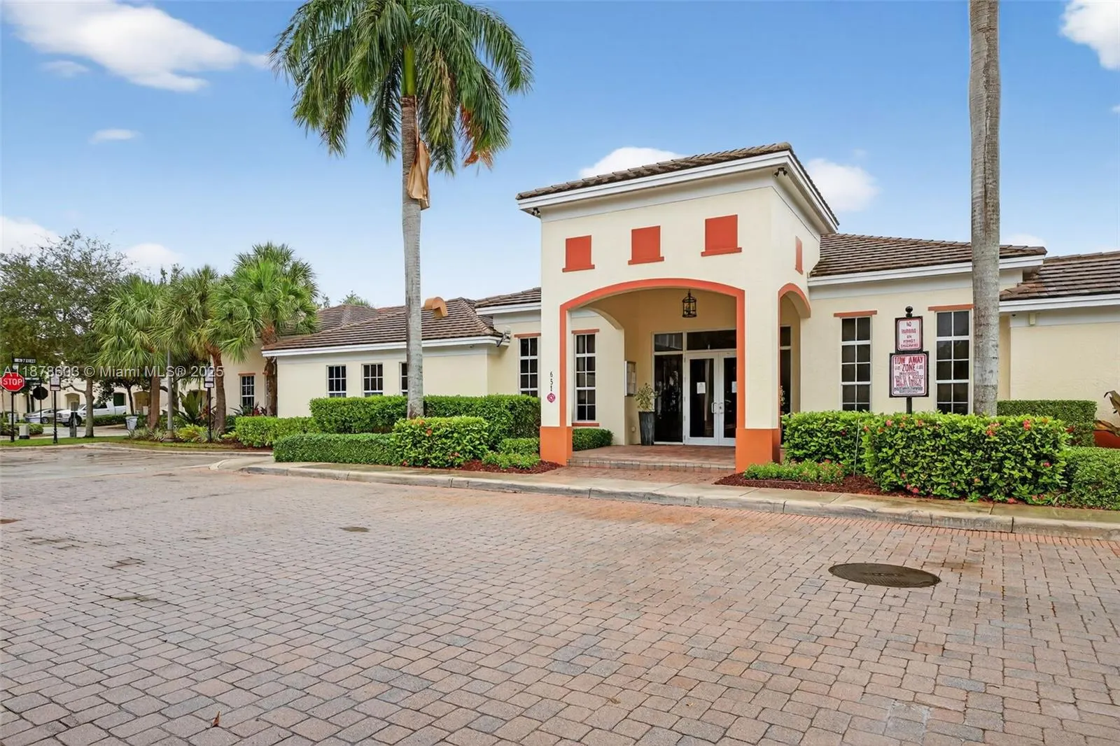 704 SW 1st Ave