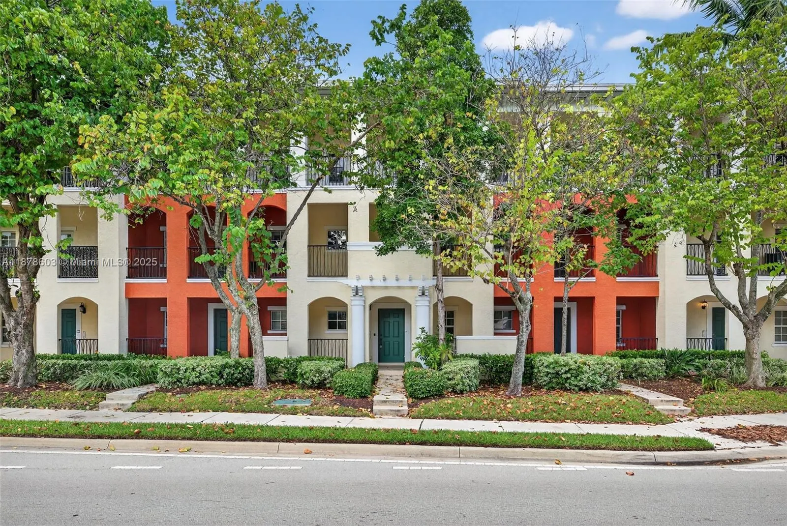 704 SW 1st Ave