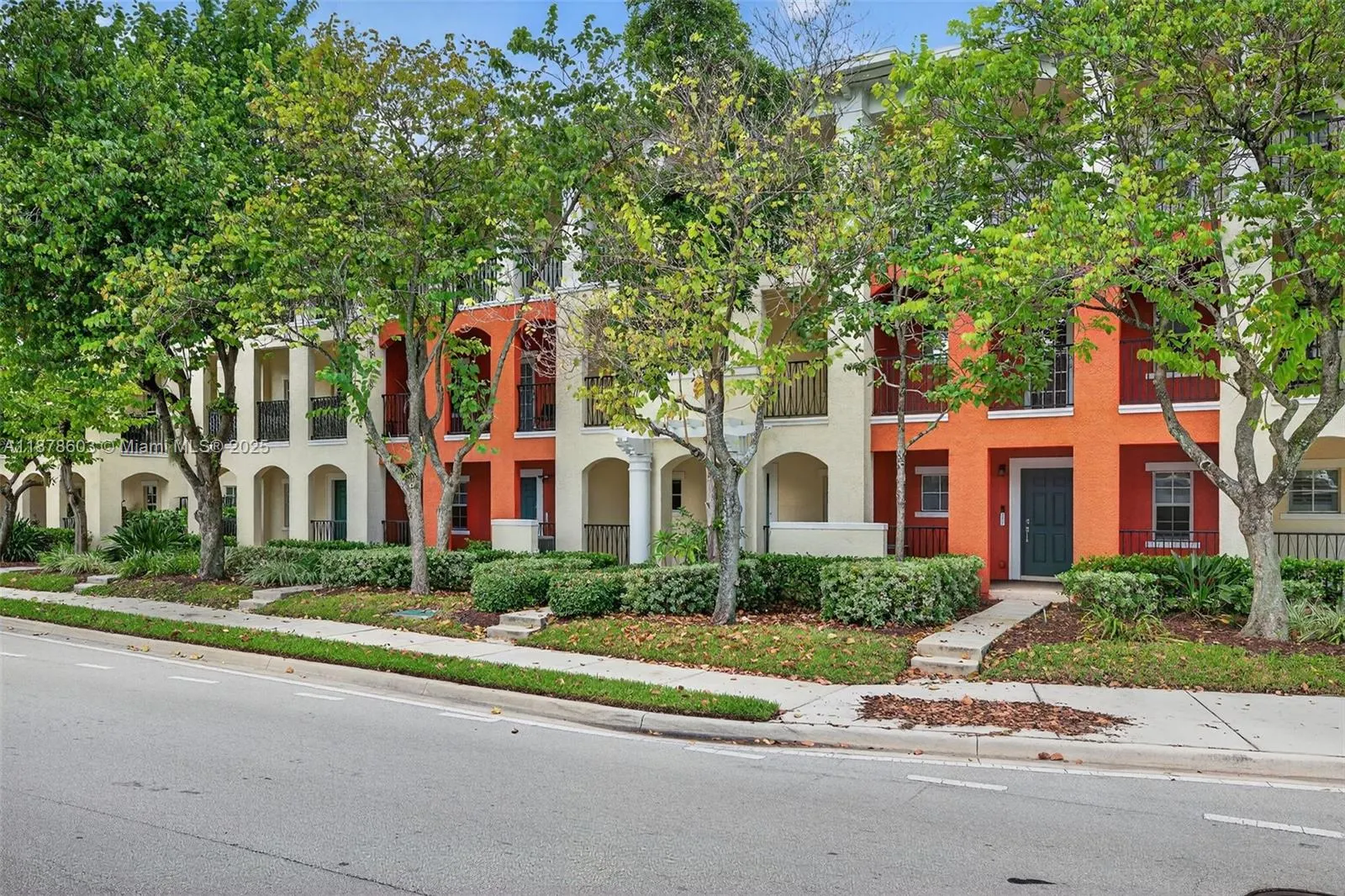 704 SW 1st Ave