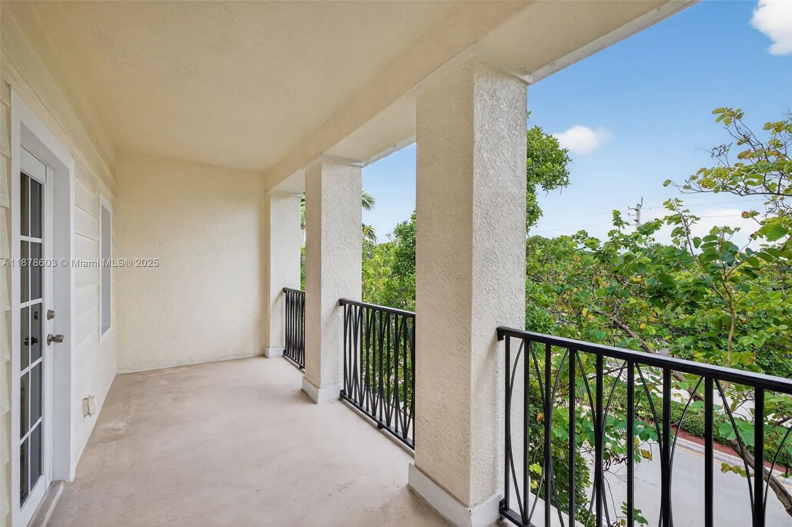 704 SW 1st Ave