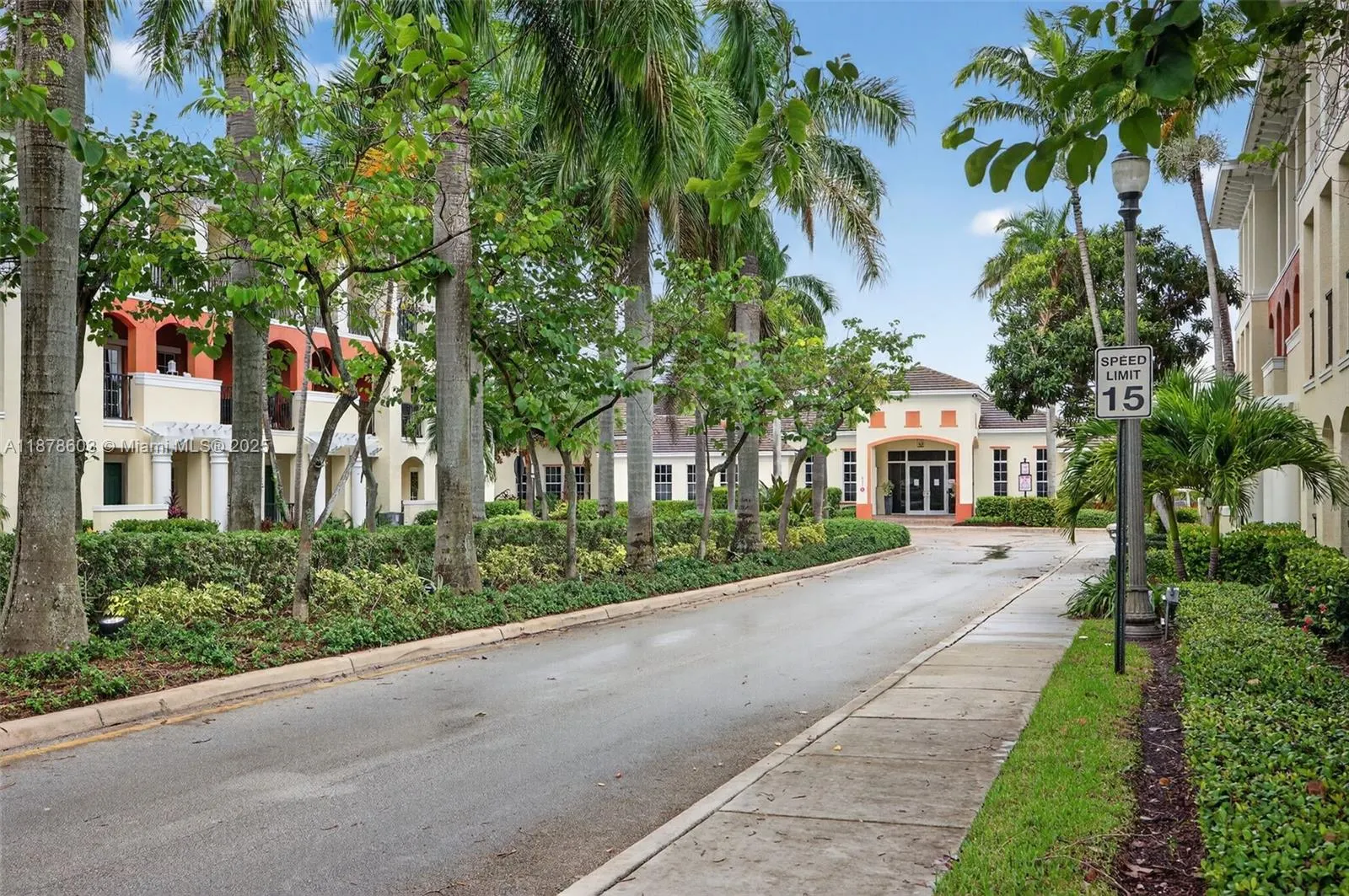 704 SW 1st Ave