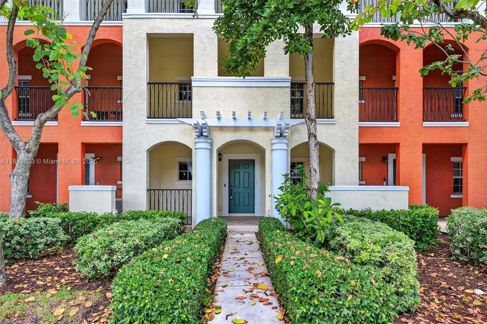 704 SW 1st Ave