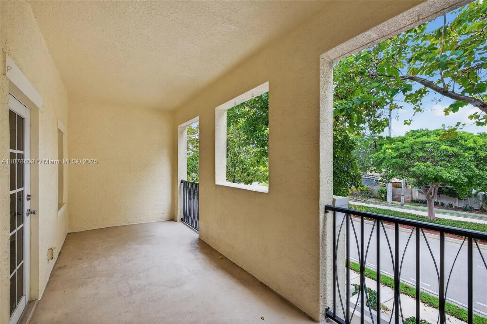 704 SW 1st Ave