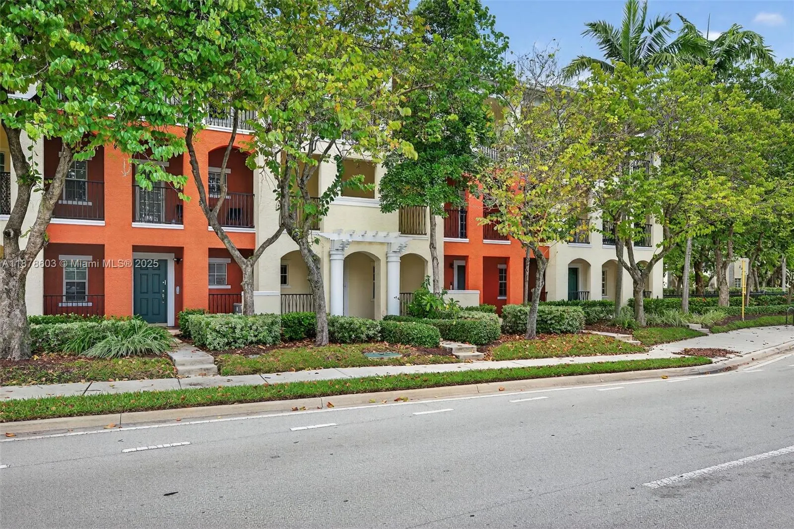 704 SW 1st Ave