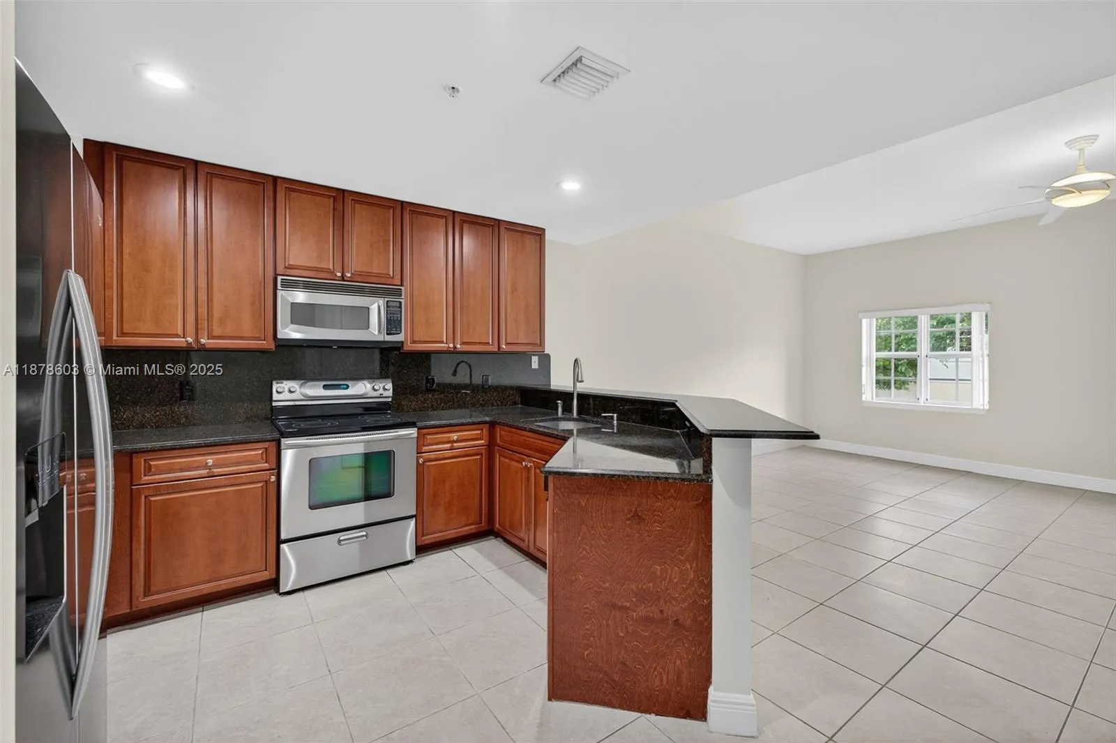 704 SW 1st Ave