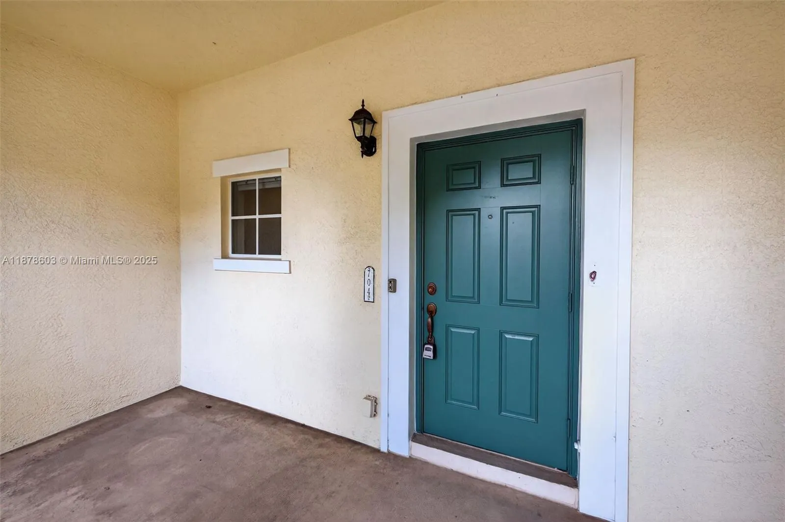 704 SW 1st Ave