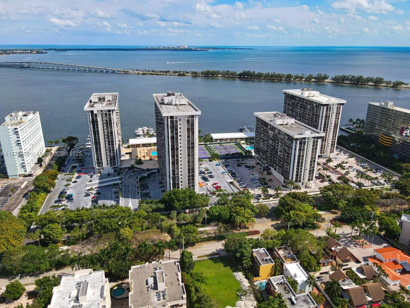 1915 Brickell Ave, #C1205