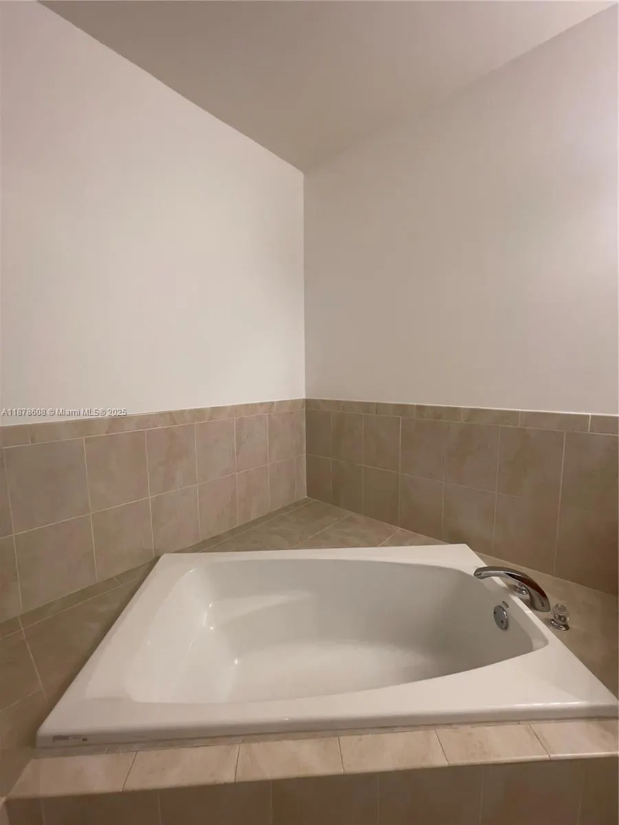 3470 NW 17th Ter, #3470