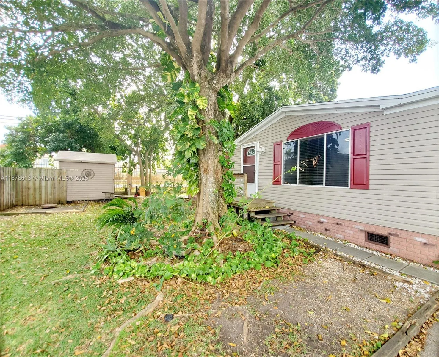 220 NE 12th Ave LOT 210