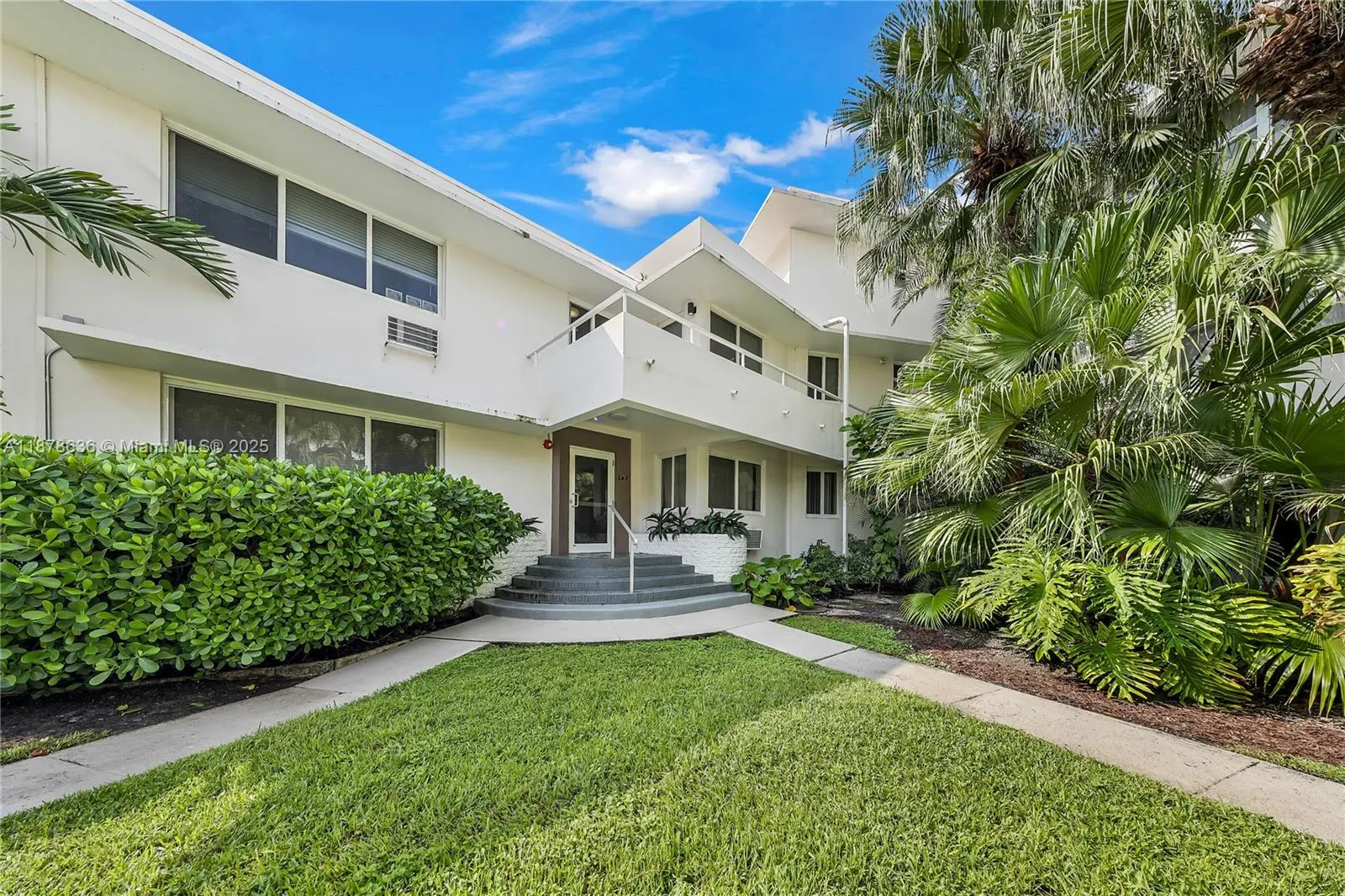 10190 Collins Ave, #203