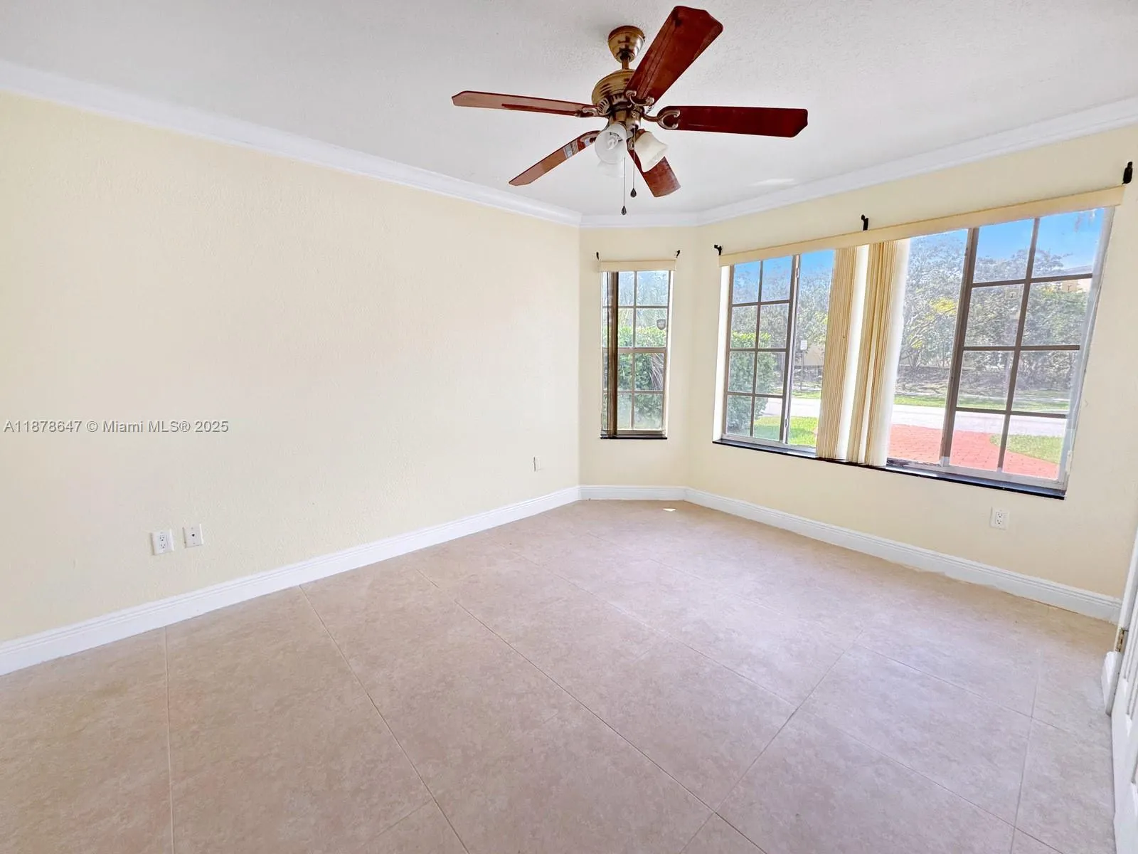 3165 SW 67th Ave