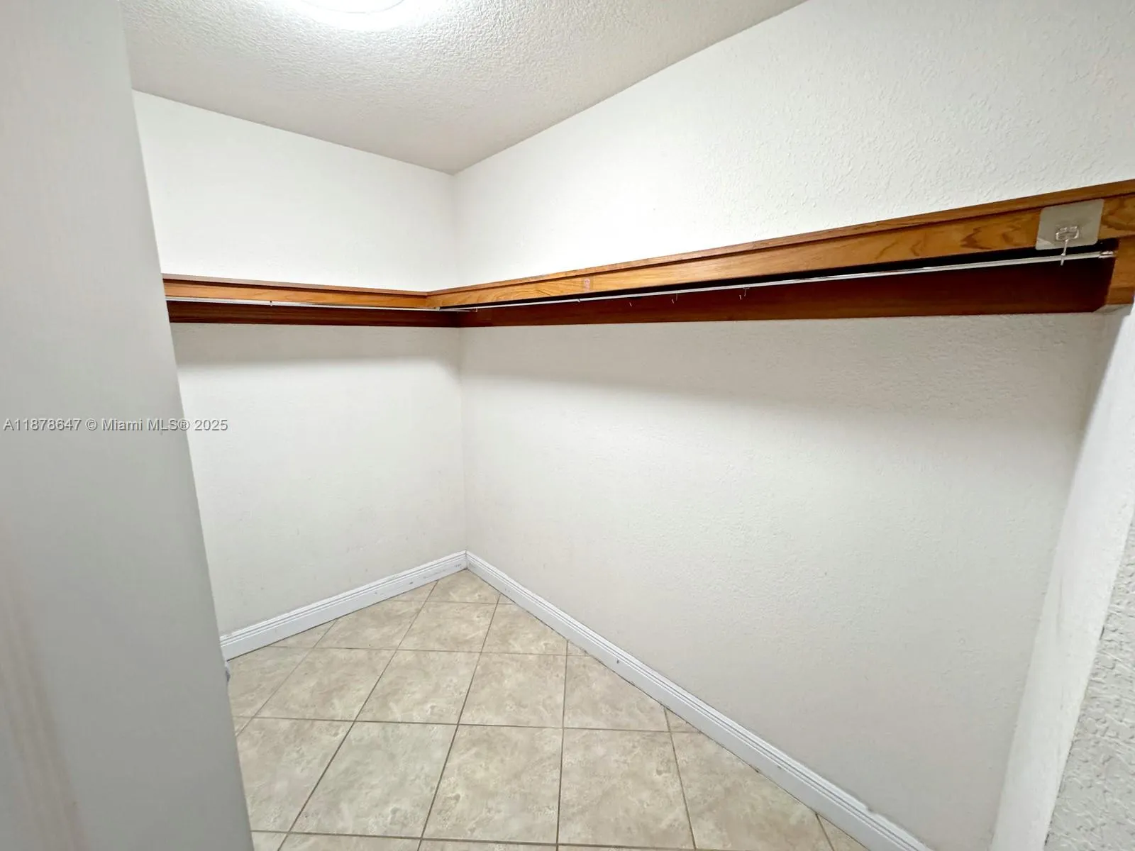 3165 SW 67th Ave