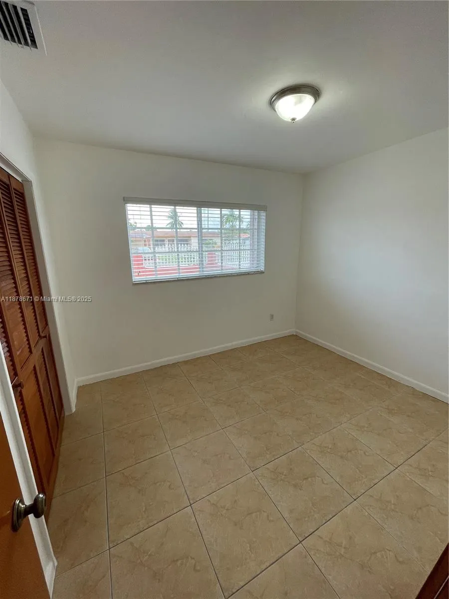 894 W 69th St, #0