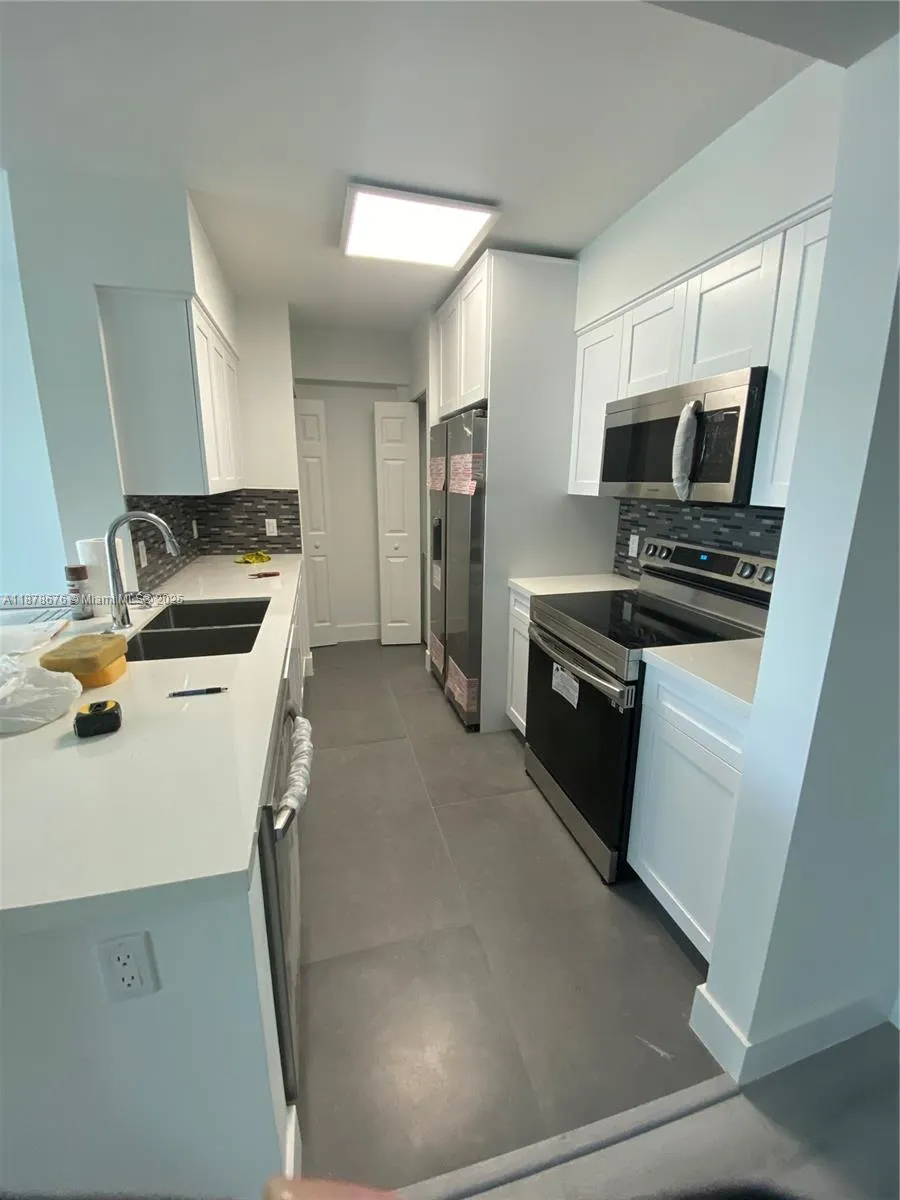 1155 Brickell Bay Dr, #2405
