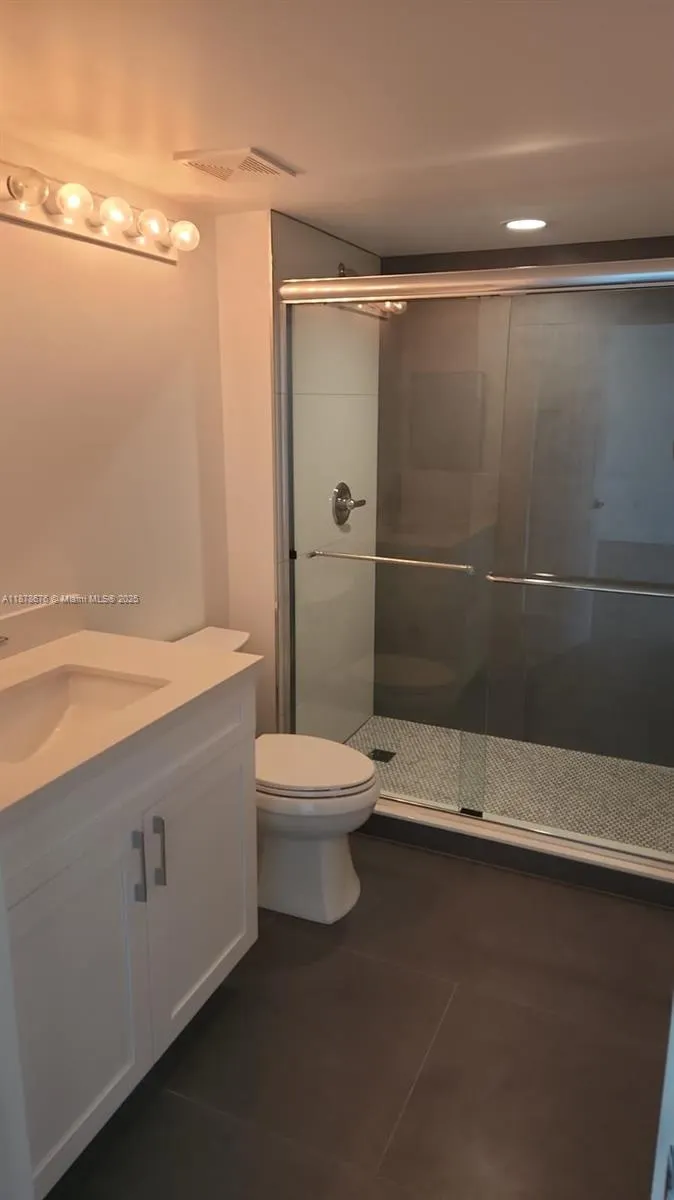 1155 Brickell Bay Dr, #2405
