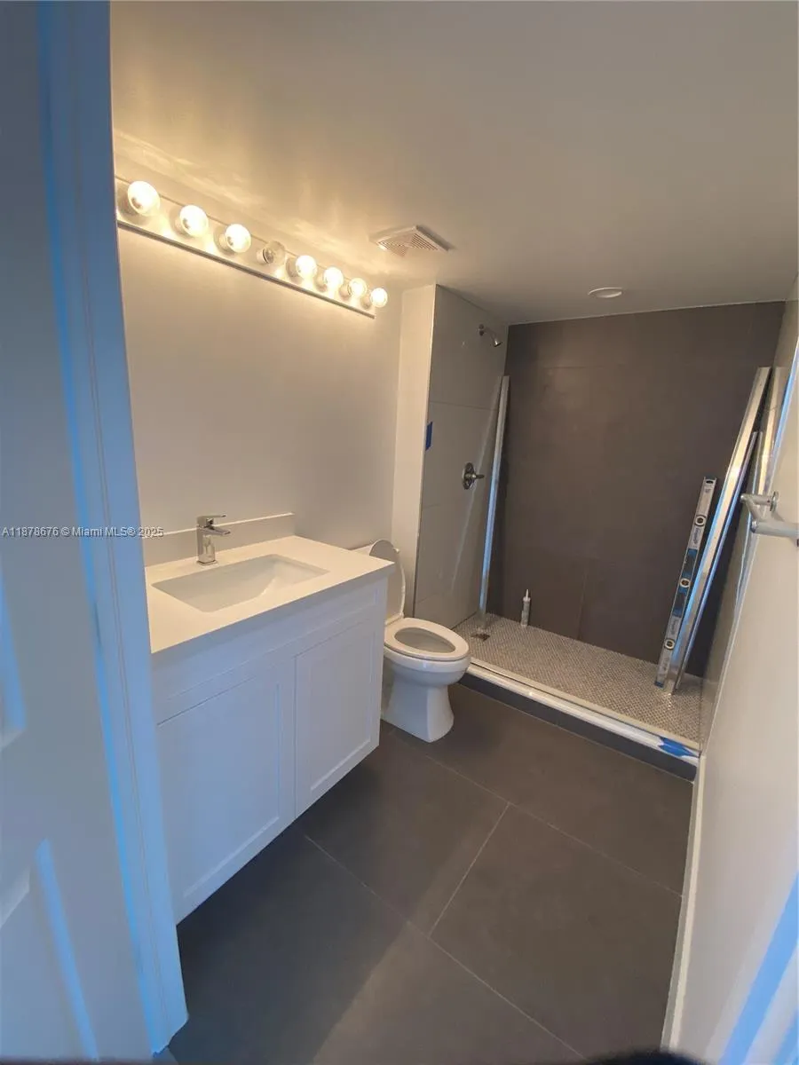 1155 Brickell Bay Dr, #2405