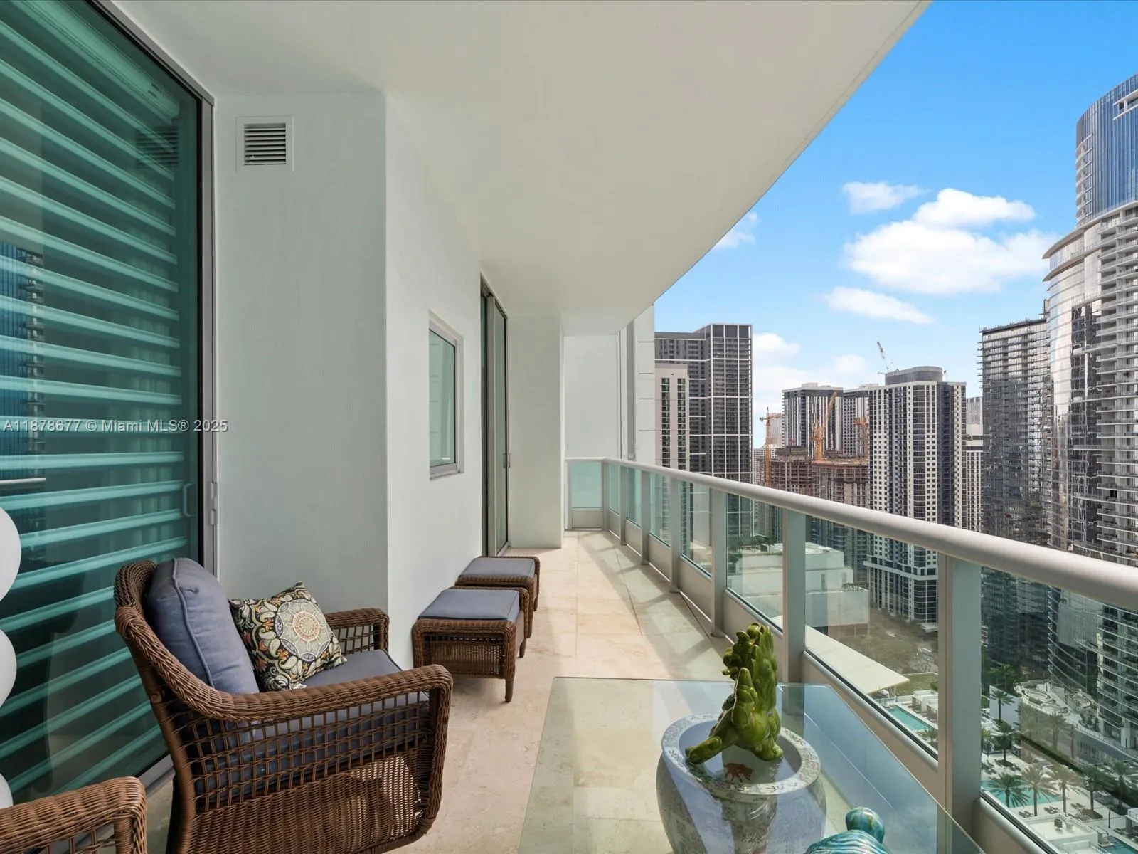 900 Biscayne Blvd, #3709