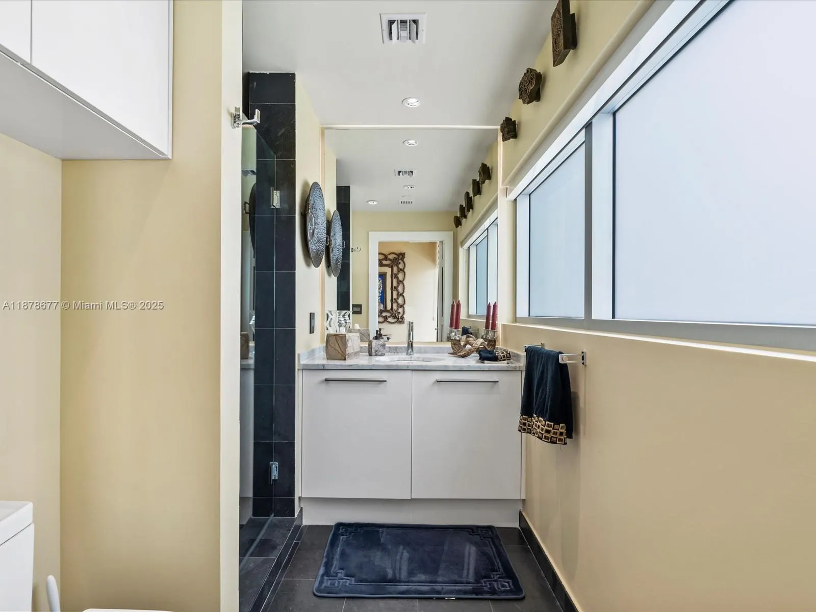900 Biscayne Blvd, #3709