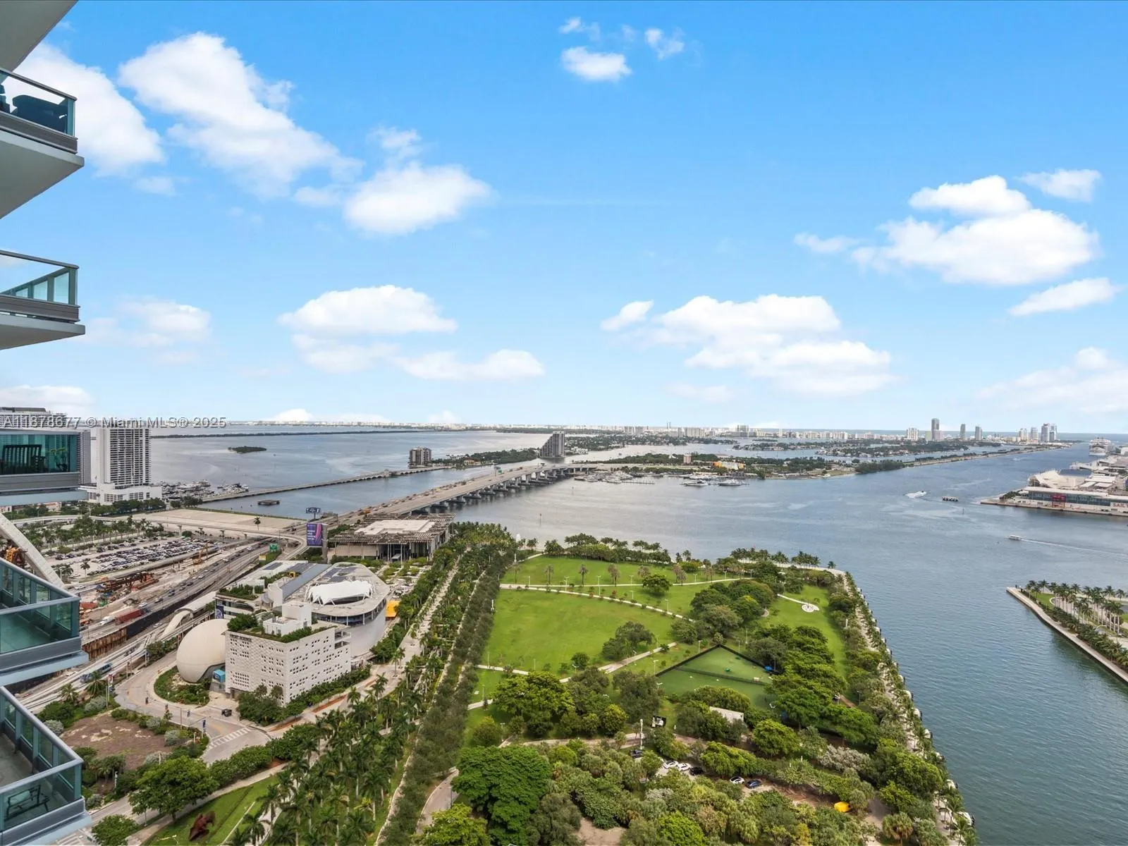 900 Biscayne Blvd, #3709