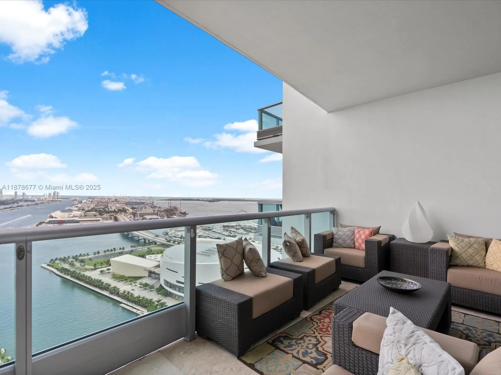900 Biscayne Blvd, #3709