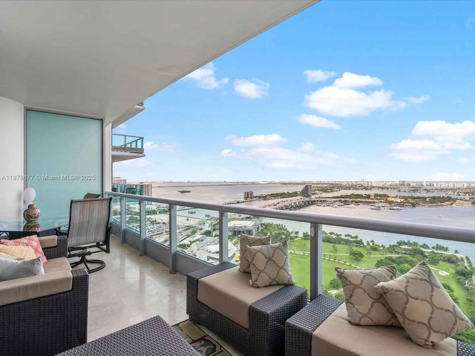 900 Biscayne Blvd, #3709