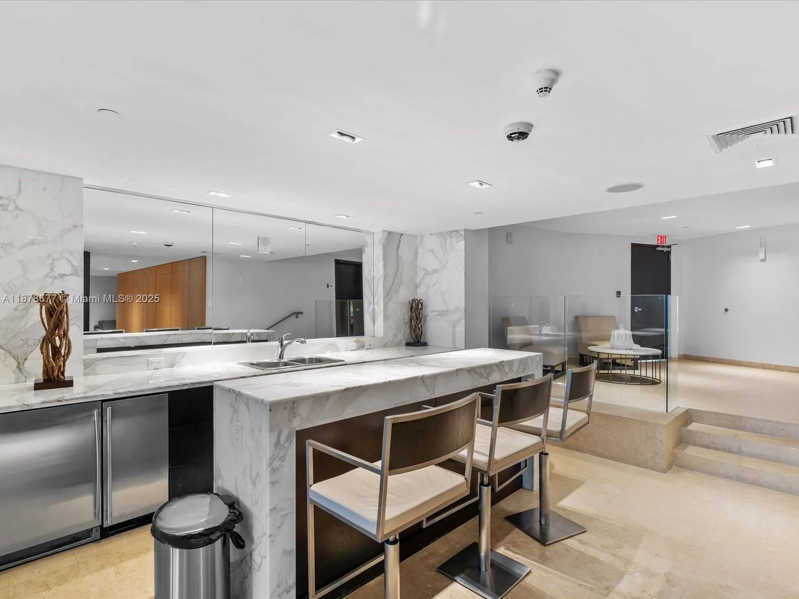 900 Biscayne Blvd, #3709