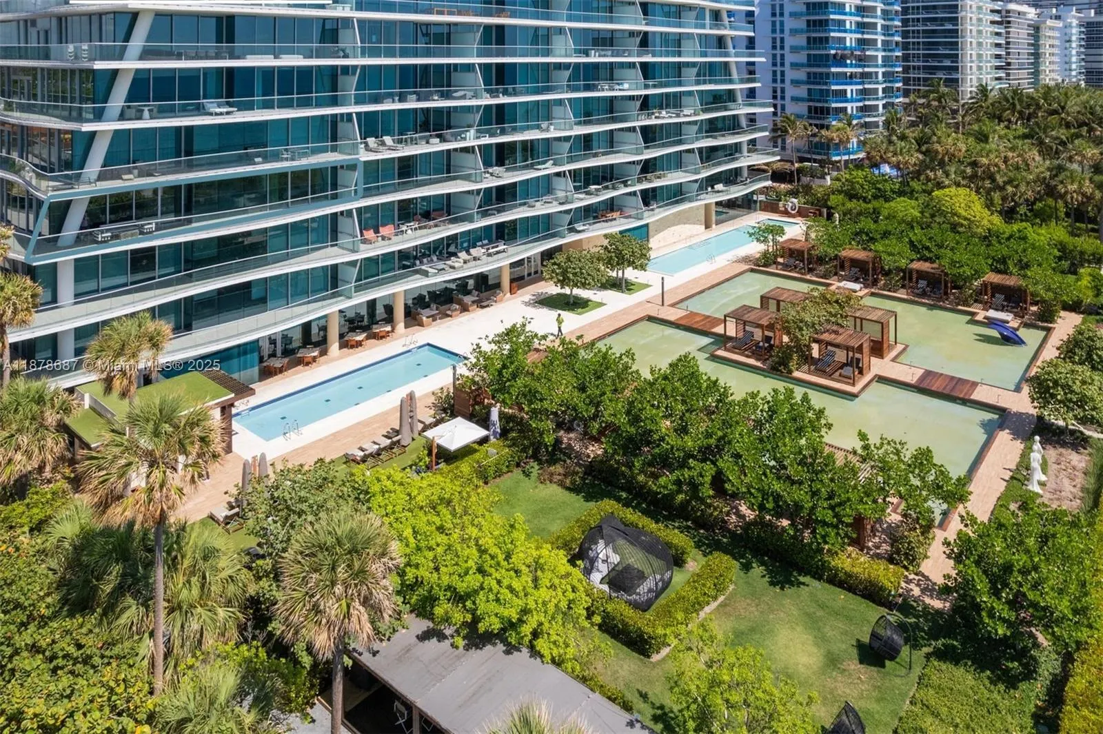 9349 Collins Ave, #406