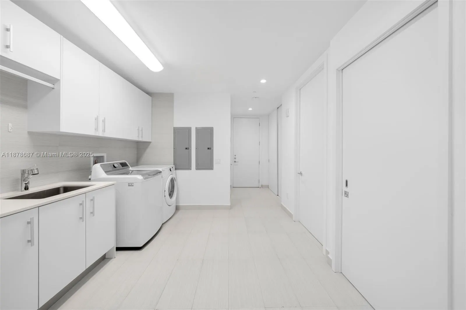 9349 Collins Ave, #406