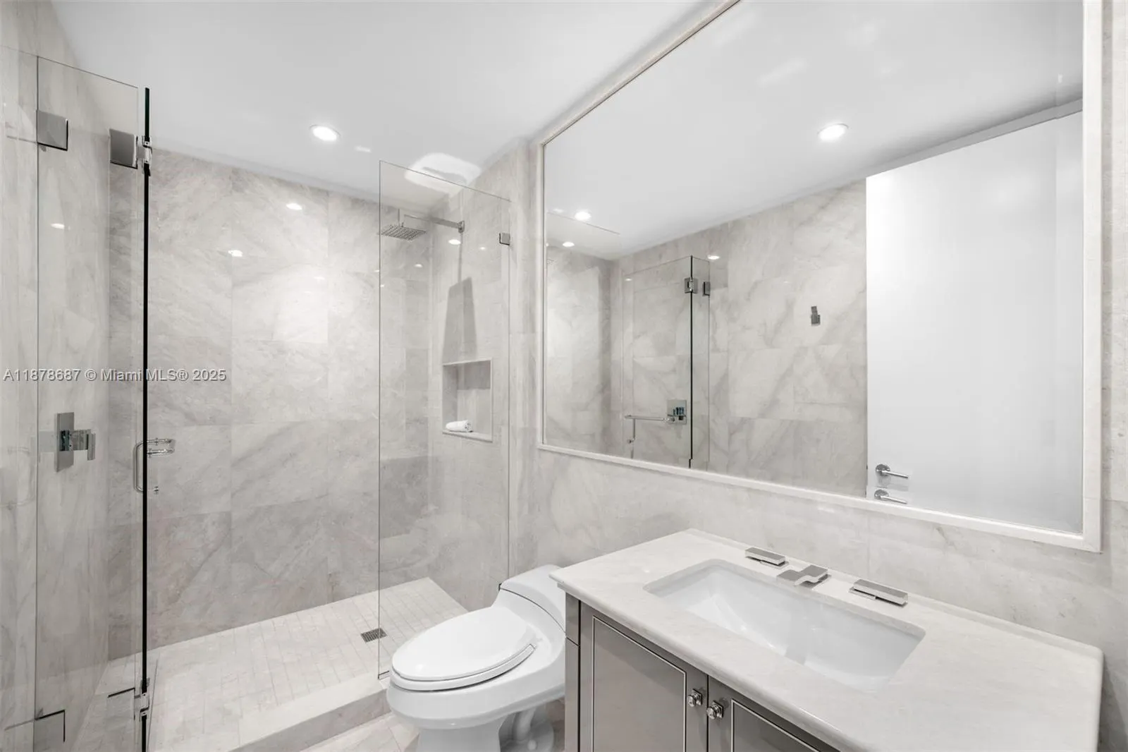 9349 Collins Ave, #406