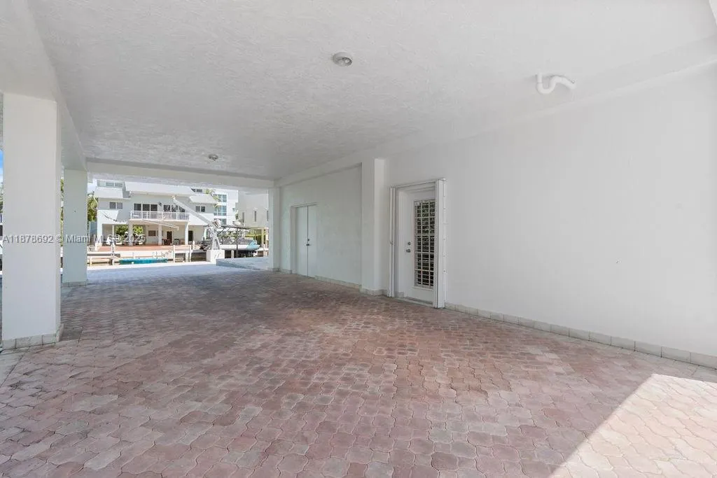 106 Lisbon Ct