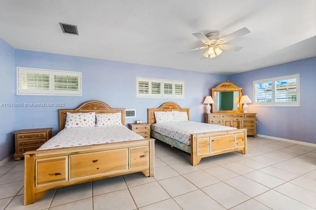 106 Lisbon Ct