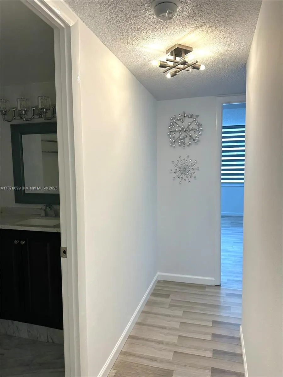 18041 Biscayne Blvd, #1401