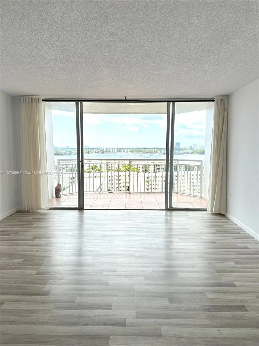 18041 Biscayne Blvd, #1401
