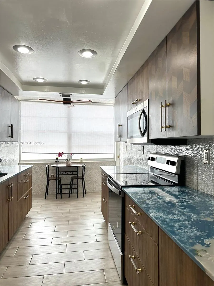 18041 Biscayne Blvd, #1401