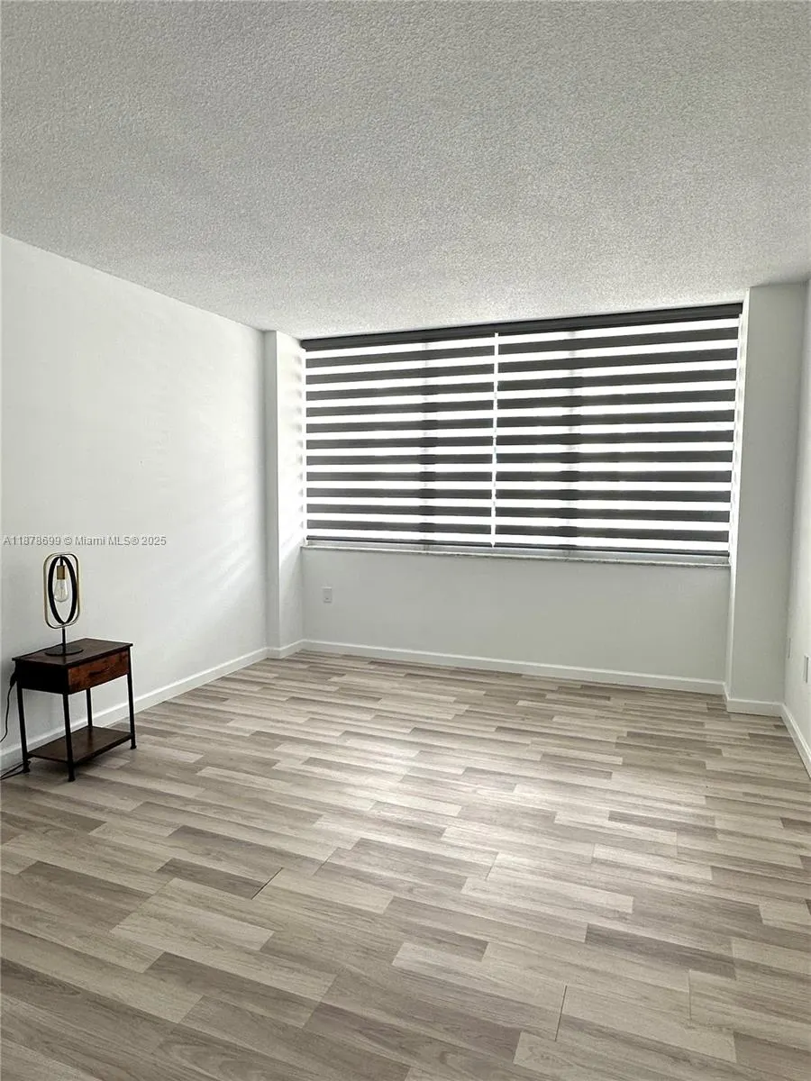 18041 Biscayne Blvd, #1401
