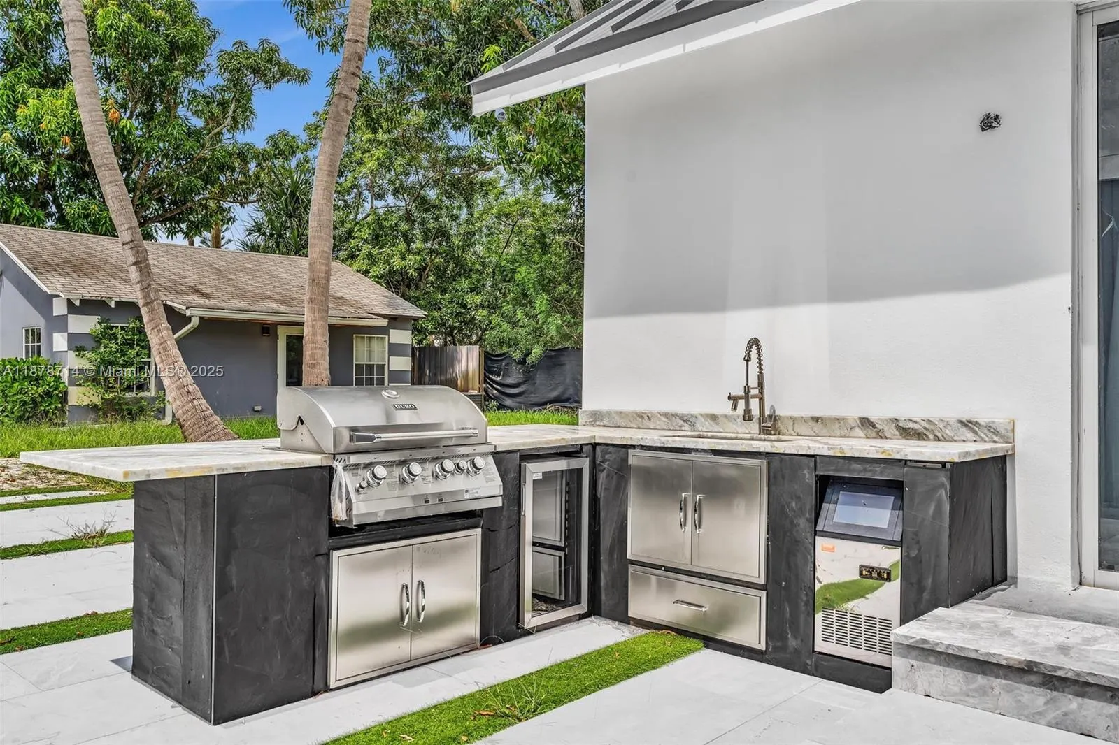394 SE 5th Ave, #396