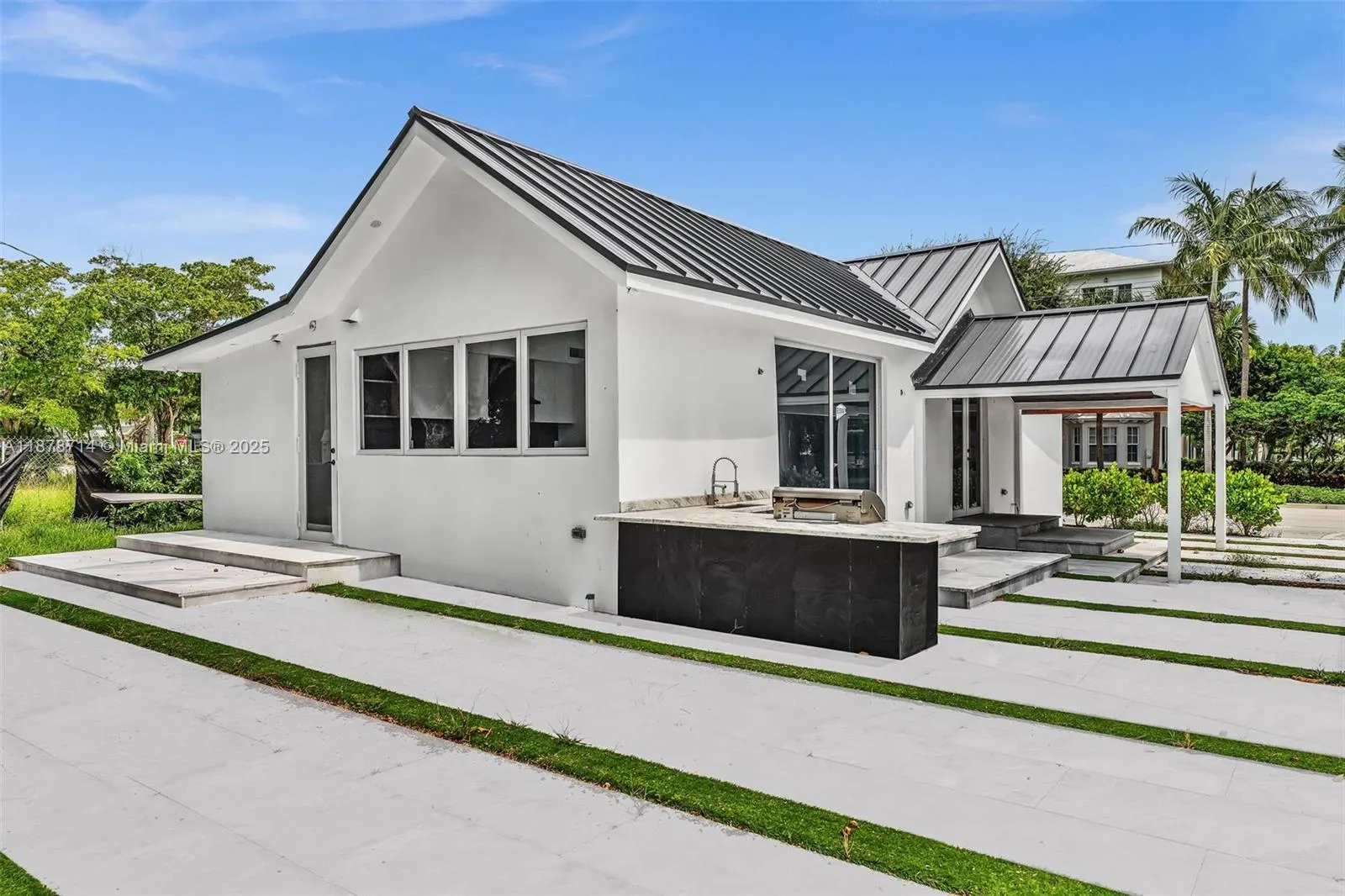 394 SE 5th Ave, #396