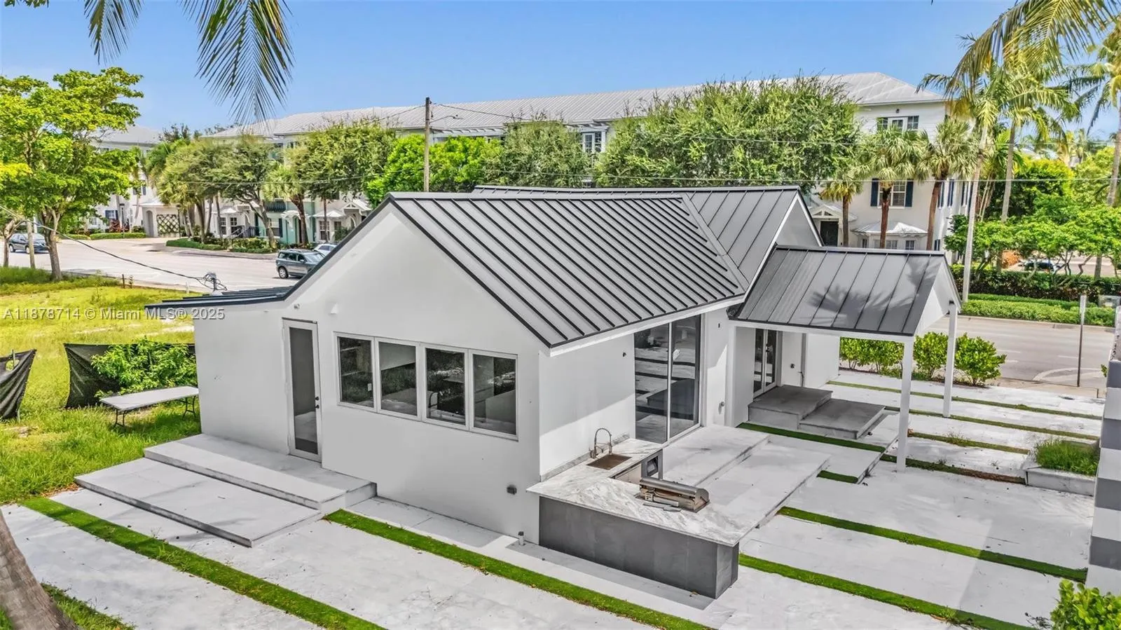 394 SE 5th Ave, #396