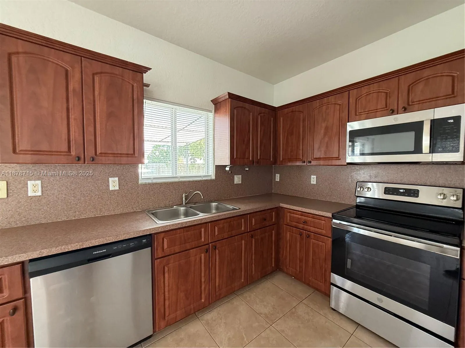 613 SE 14th Pl