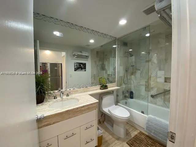 700 Biltmore Way, #716