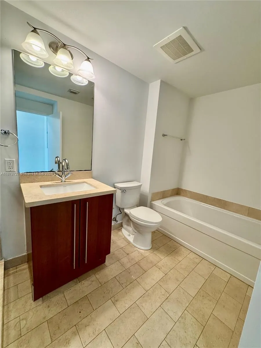 1111 SW 1st Ave, #3015-N