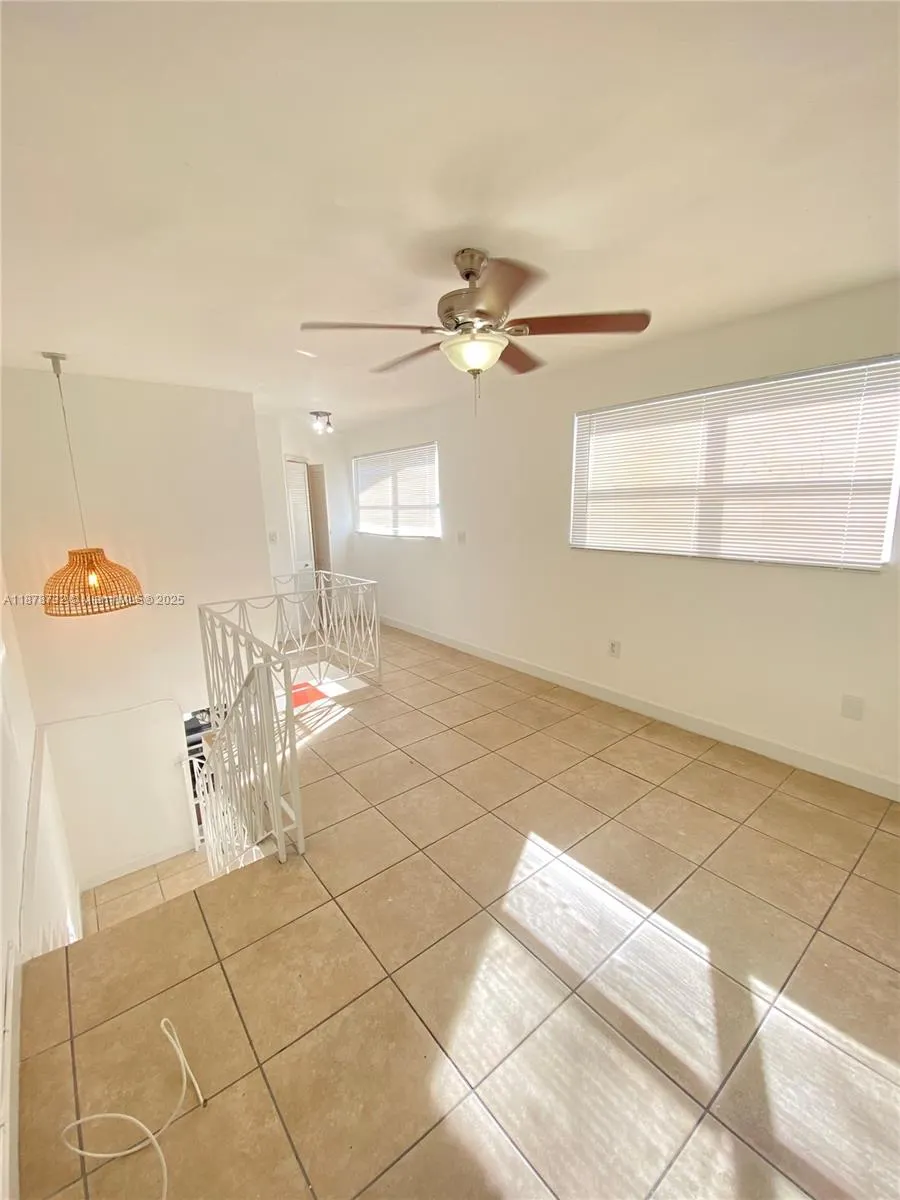 421 NE 68th St, #6