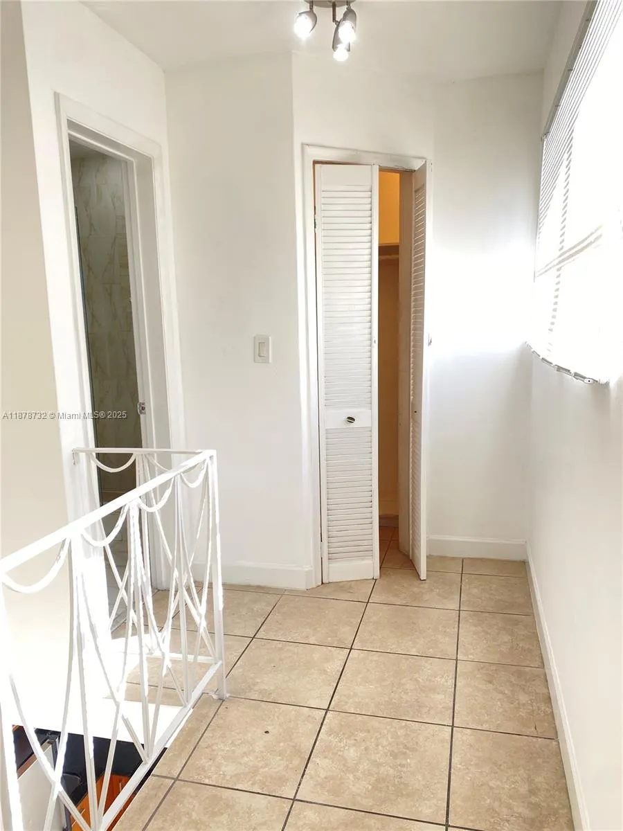 421 NE 68th St, #6