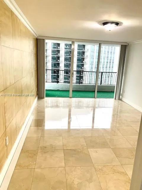 555 NE 15th St, #26G