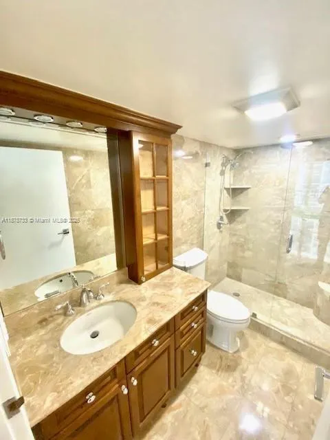 555 NE 15th St, #26G