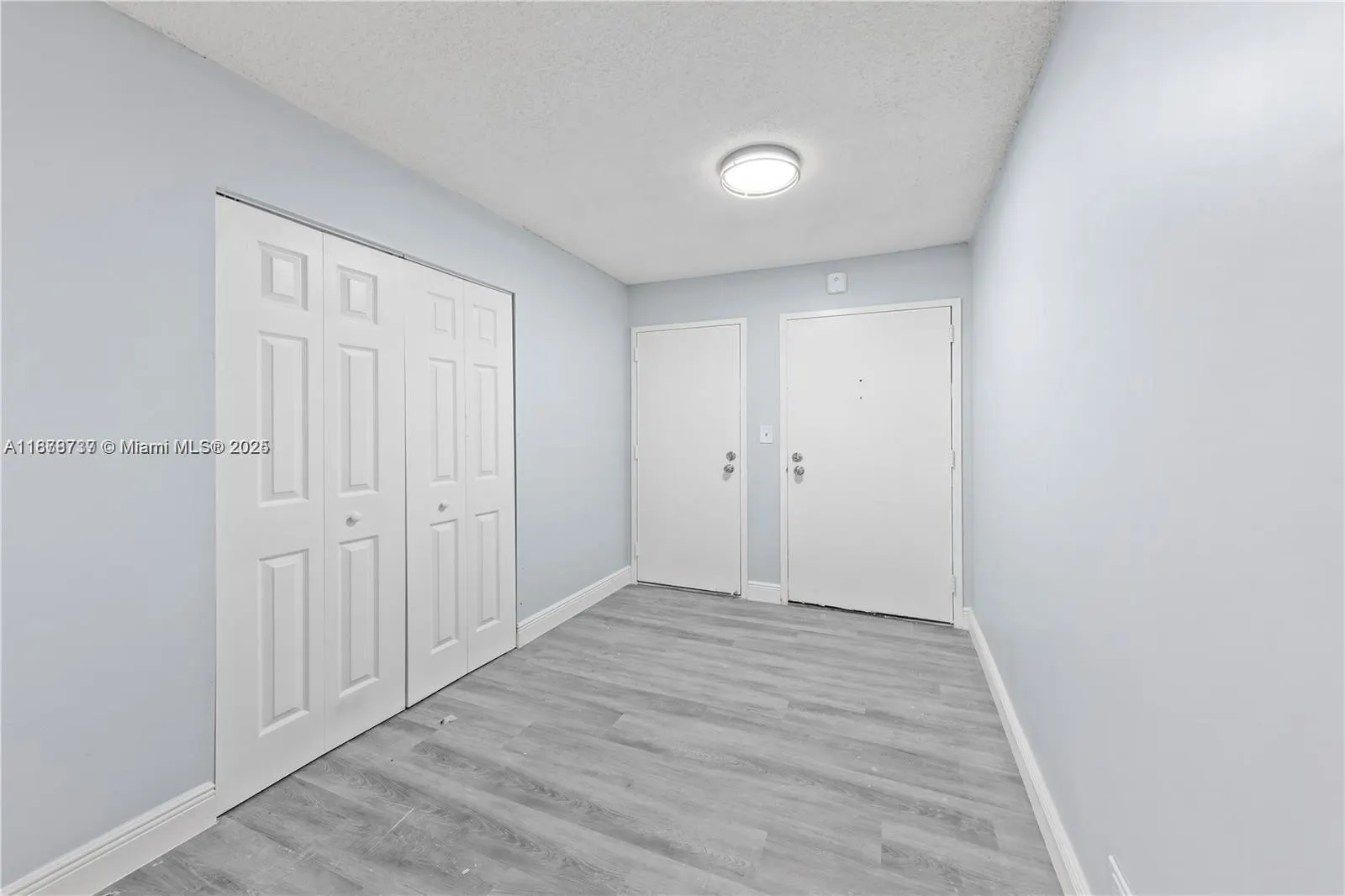 3680 Inverrary Dr, #3J